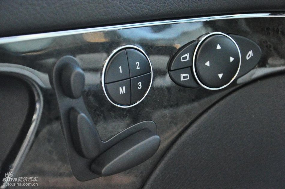 奔驰E280到店实拍图