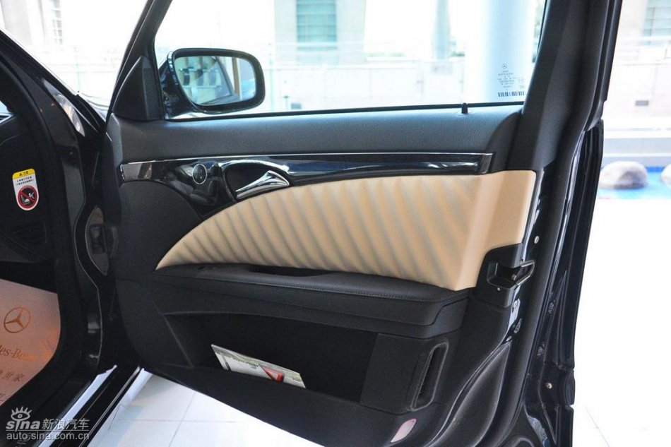 奔驰E280到店实拍图