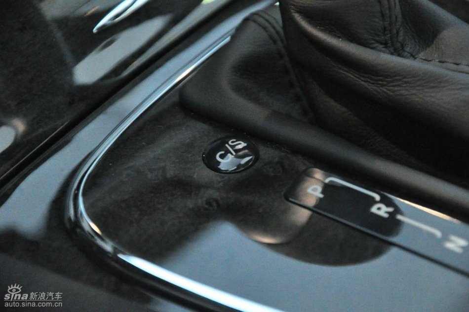 奔驰E280到店实拍图