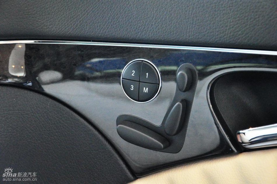 奔驰E280到店实拍图