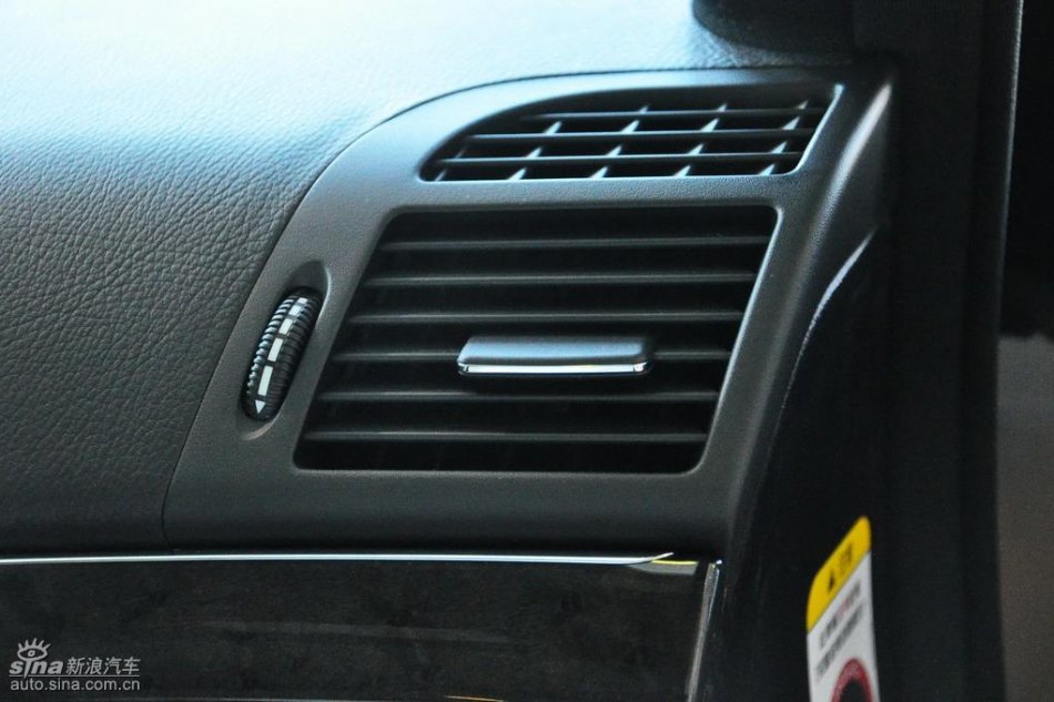 奔驰E280到店实拍图