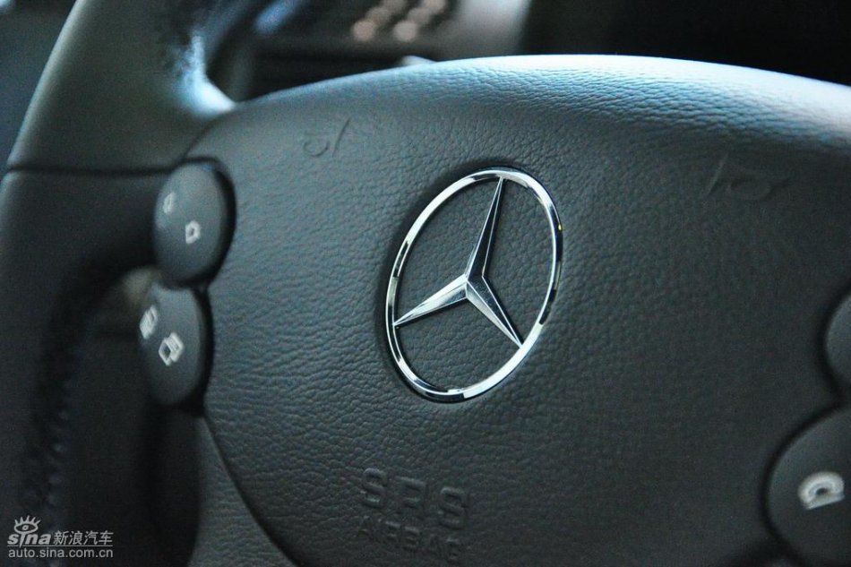奔驰E280到店实拍图