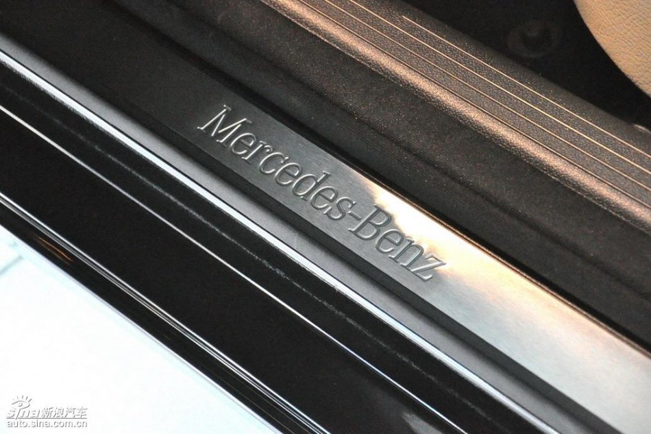 奔驰E280到店实拍图