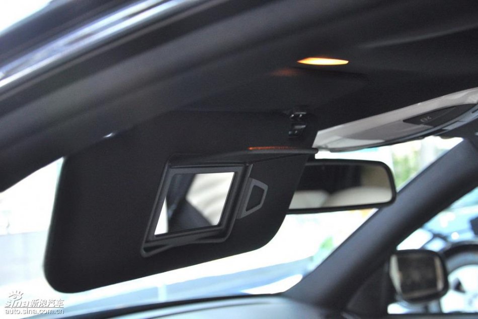 奔驰E280到店实拍图