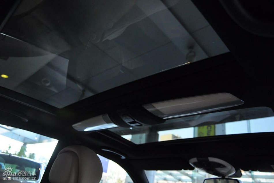 奔驰E280到店实拍图