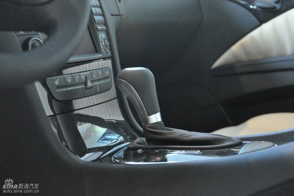 奔驰E280到店实拍图