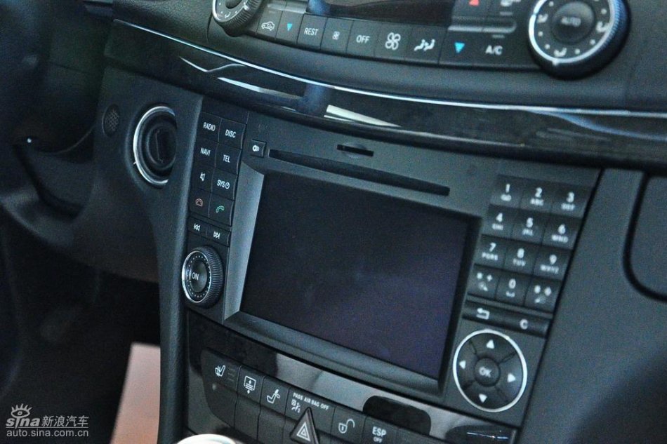 奔驰E280到店实拍图