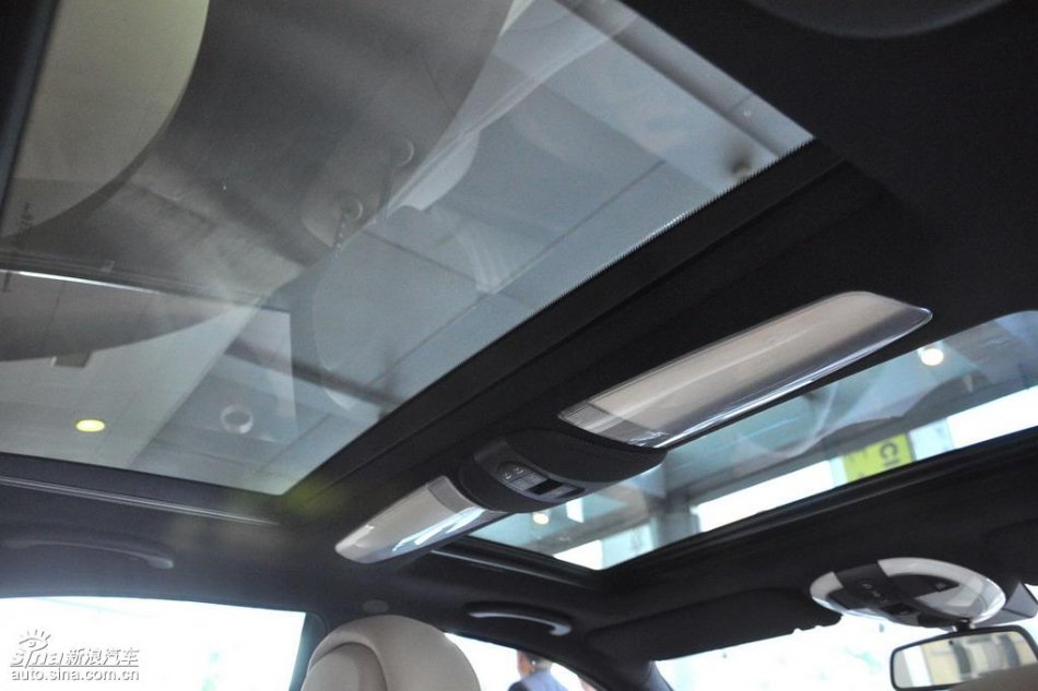 奔驰E280到店实拍图