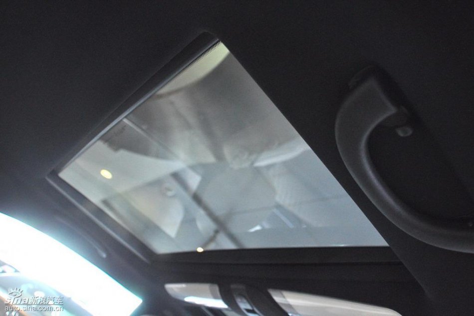 奔驰E280到店实拍图