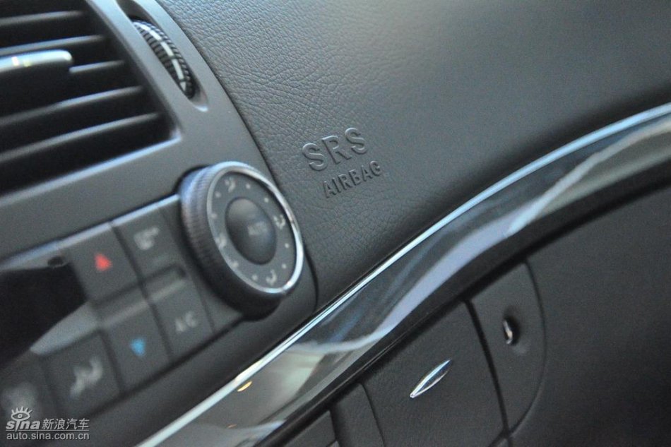 奔驰E280到店实拍图