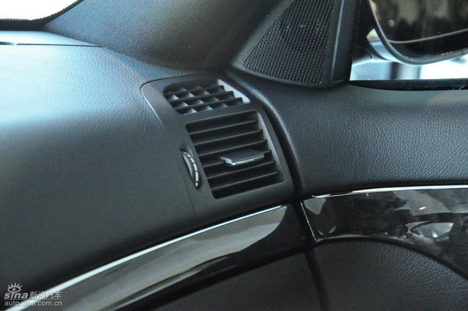 奔驰E280到店实拍图