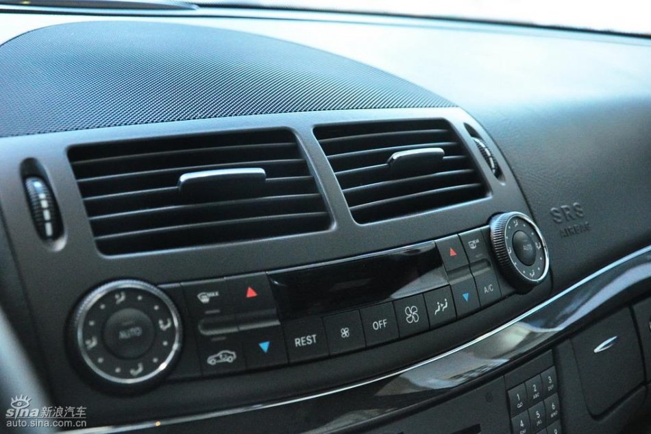 奔驰E280到店实拍图