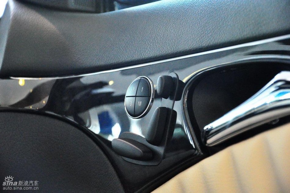 奔驰E280到店实拍图