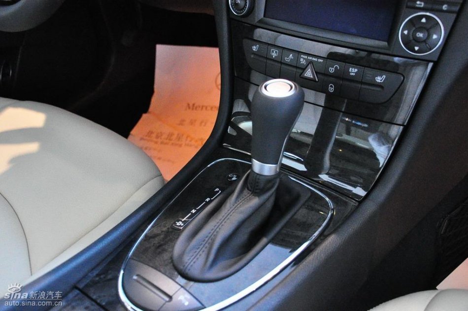 奔驰E280到店实拍图