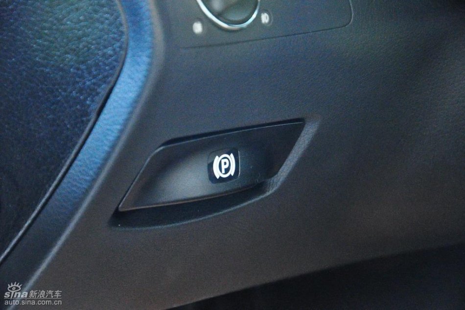 奔驰E280到店实拍图