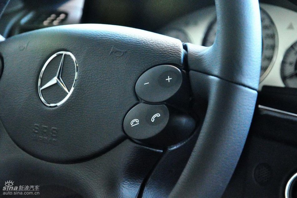 奔驰E280到店实拍图