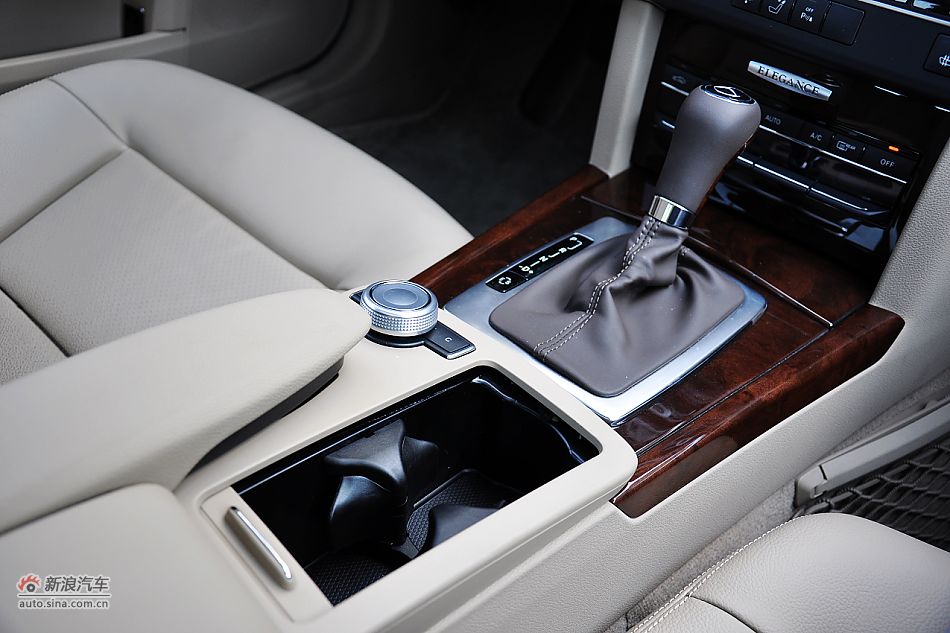 2011款奔驰E200 CGI优雅型空间