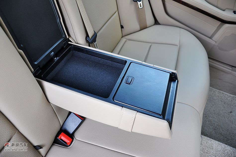 2011款奔驰E200 CGI优雅型空间