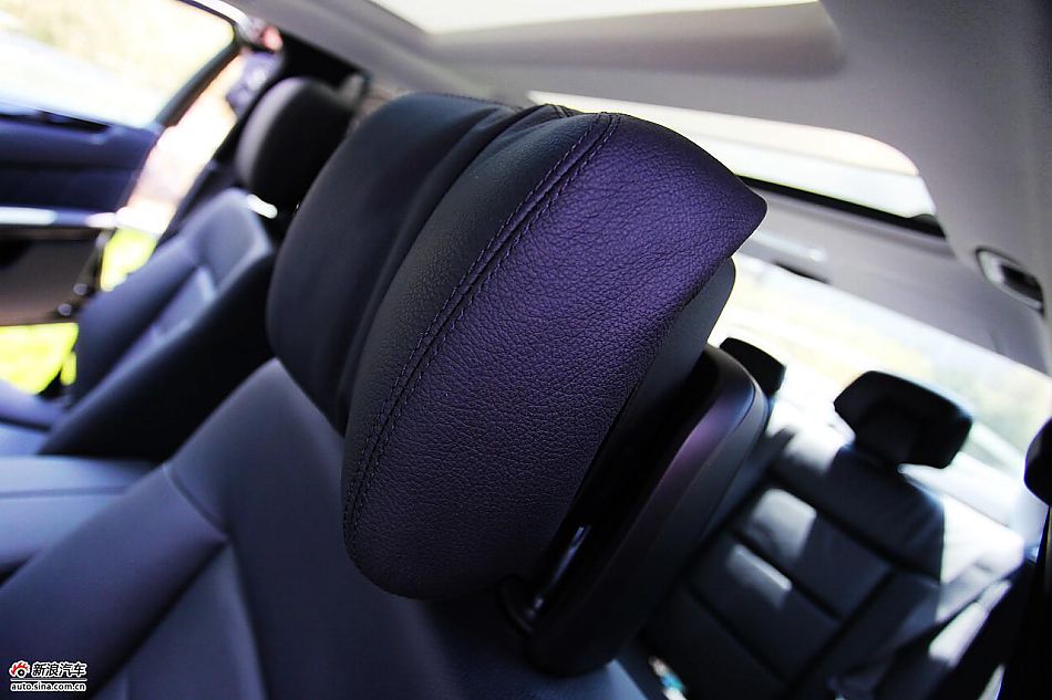 2010款奔驰E300L时尚型尊贵版