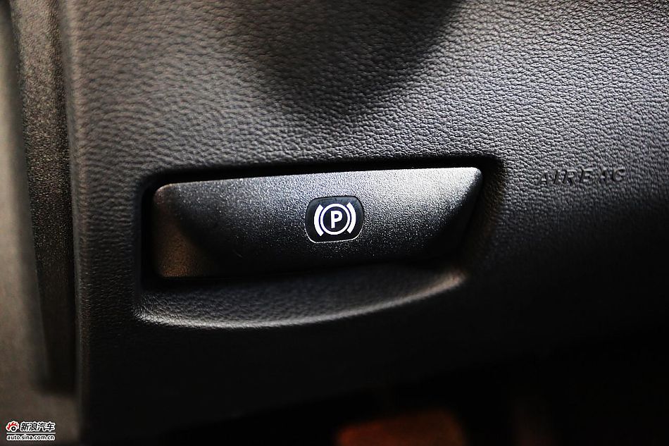 2010款奔驰E300L时尚型尊贵版