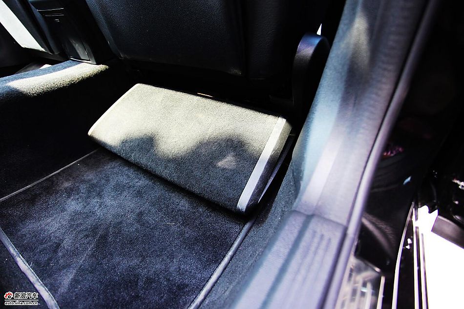 2010款奔驰E300L时尚型尊贵版