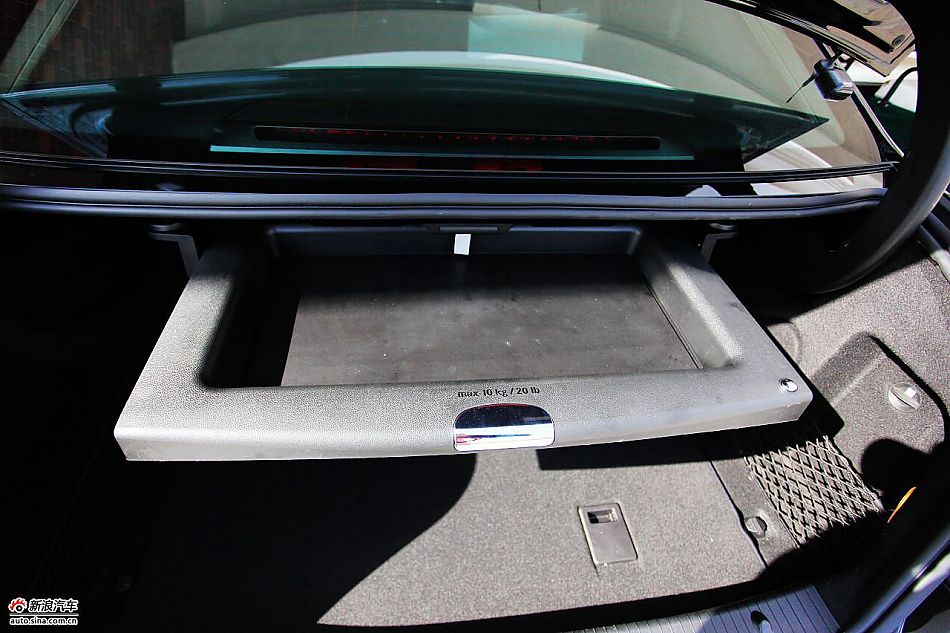 2010款奔驰E300L时尚型尊贵版