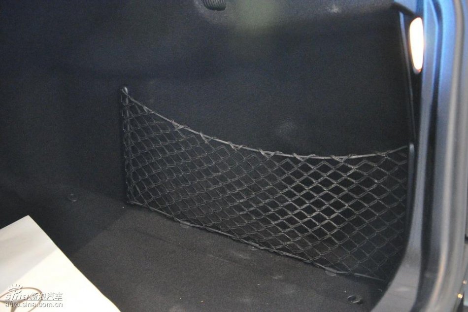 奔驰E280到店实拍图