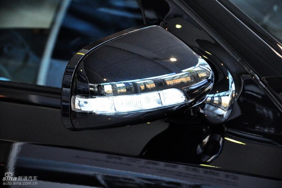 奔驰E280到店实拍图