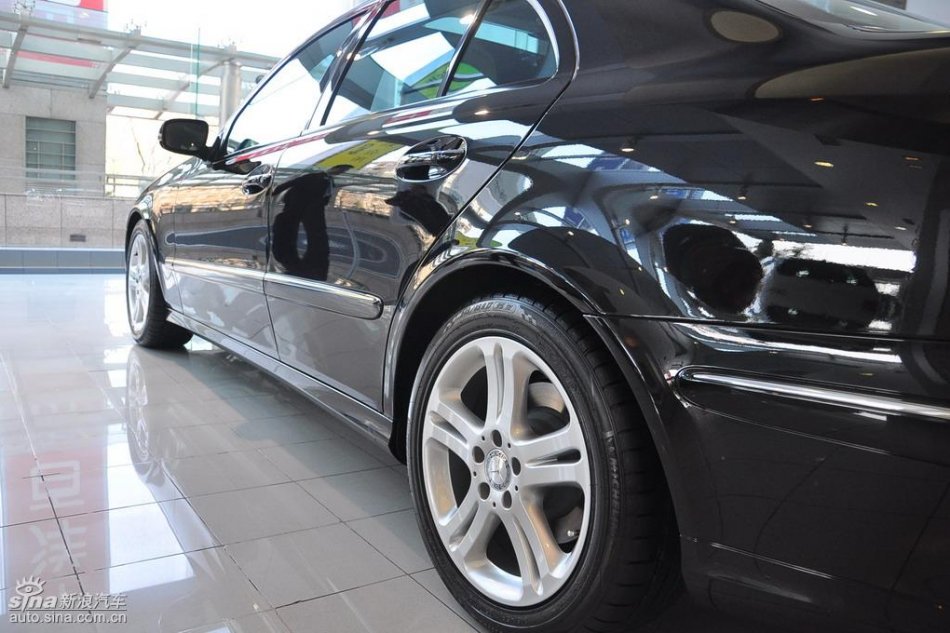 奔驰E280到店实拍图