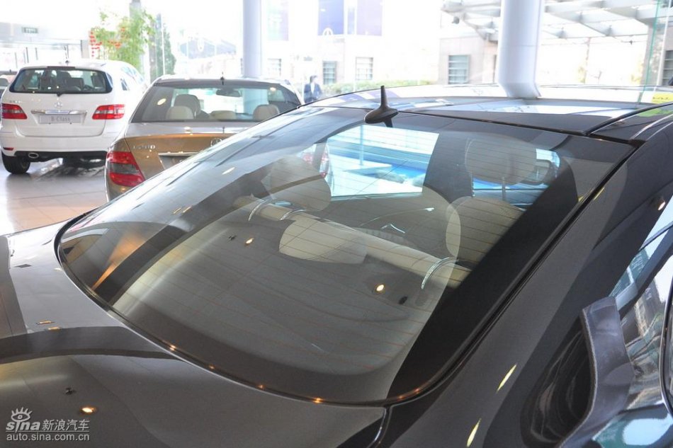 奔驰E280到店实拍图