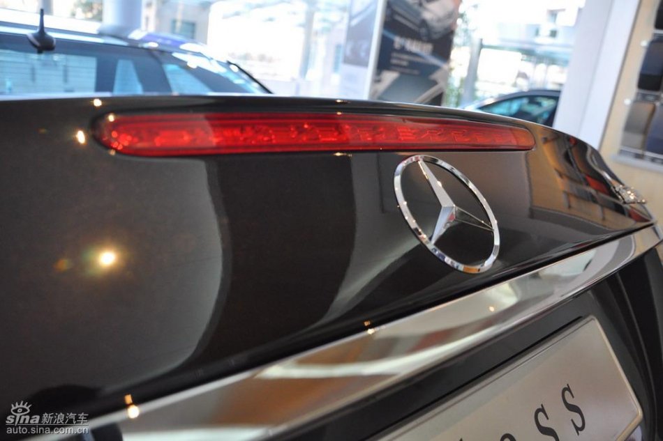 奔驰E280到店实拍图