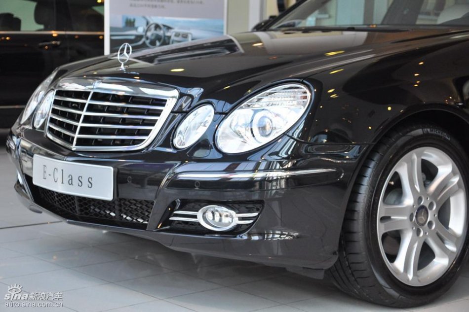 奔驰E280到店实拍图