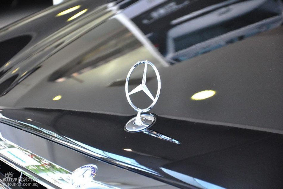 奔驰E280到店实拍图