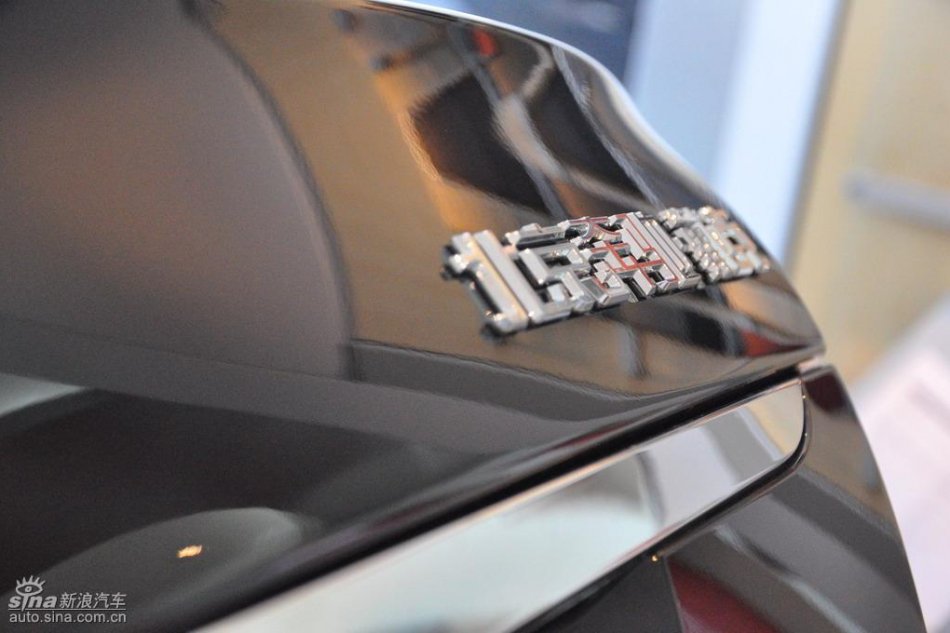 奔驰E280到店实拍图