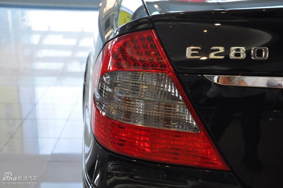 奔驰E280到店实拍图