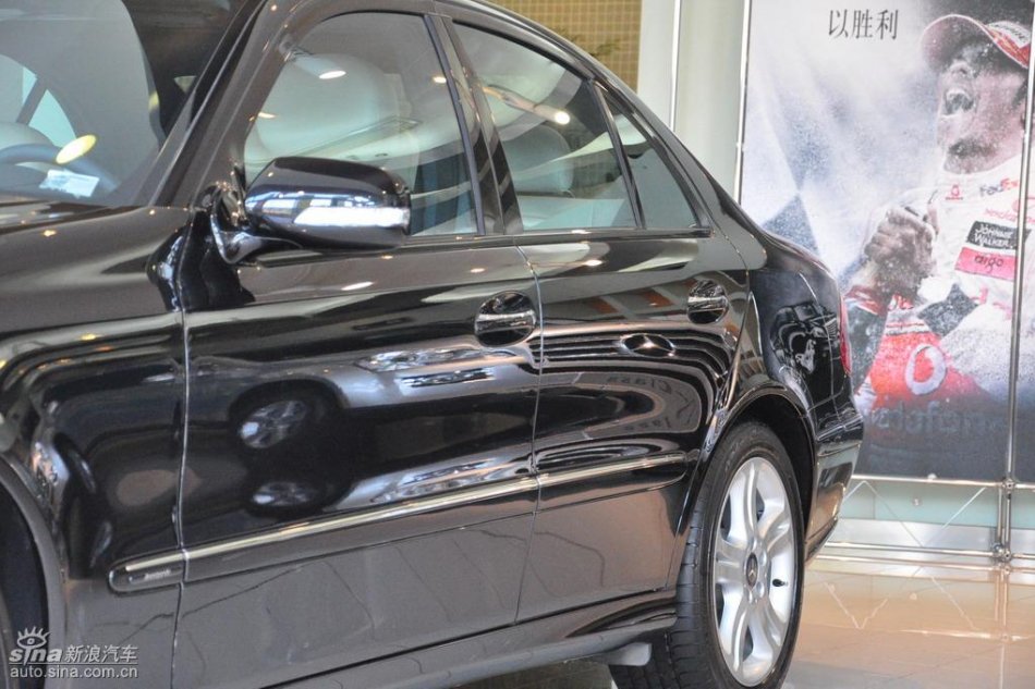 奔驰E280到店实拍图