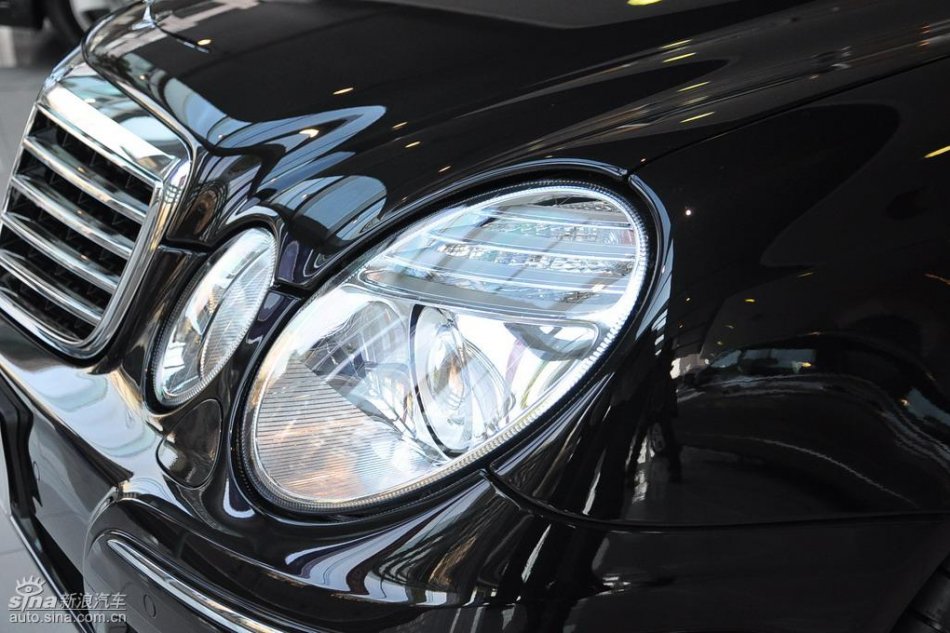 奔驰E280到店实拍图