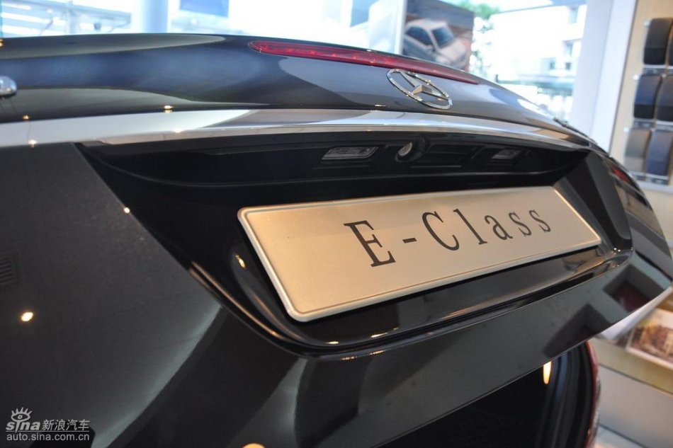 奔驰E280到店实拍图
