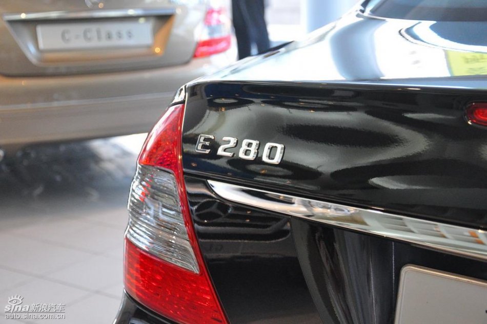 奔驰E280到店实拍图
