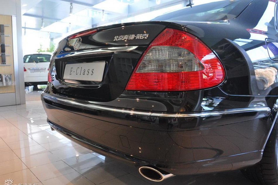 奔驰E280到店实拍图