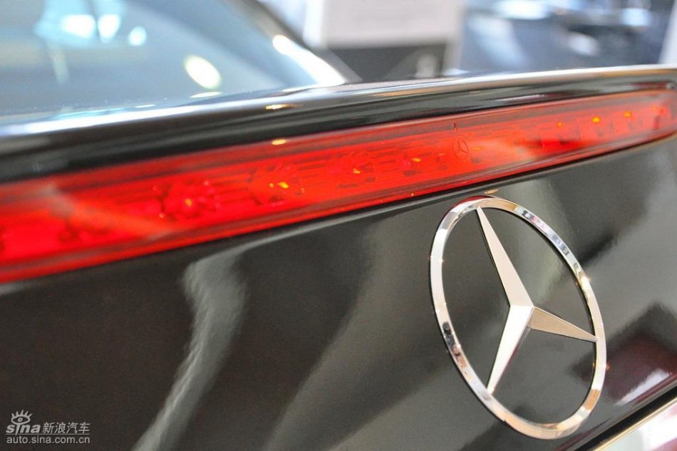 奔驰E280到店实拍图