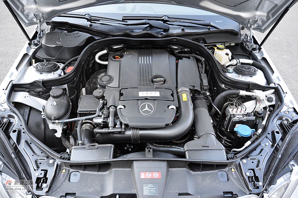 2011款奔驰E200 CGI优雅型发动机