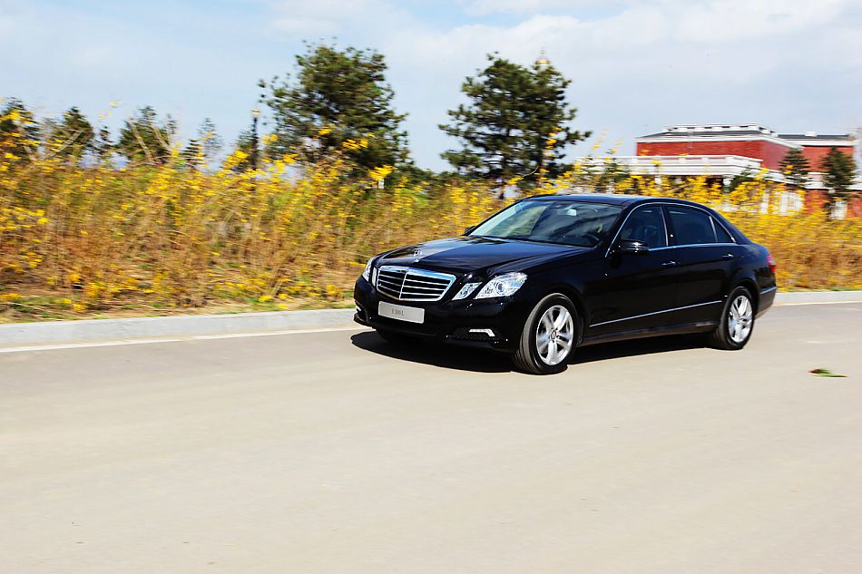 2010款奔驰E300L时尚型尊贵版