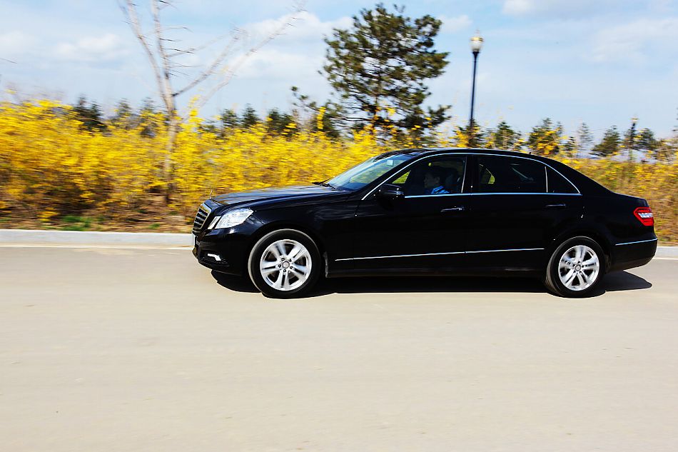 2010款奔驰E300L时尚型尊贵版