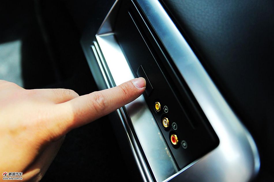 2010款奔驰E300L时尚型尊贵版