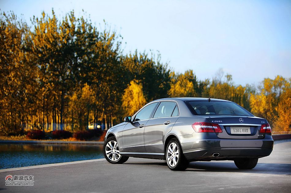 奔驰E260L CGI时尚型