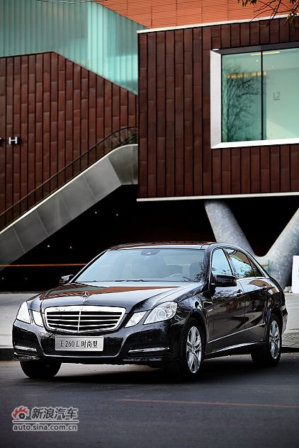 奔驰E260L CGI时尚型