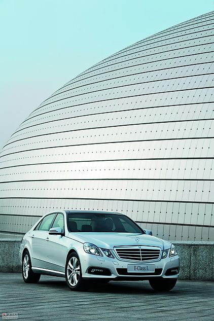 国产奔驰E300L外观
