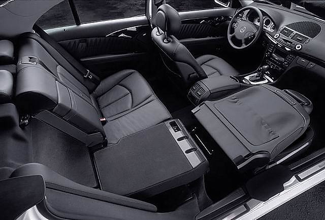 奔驰E级车内饰