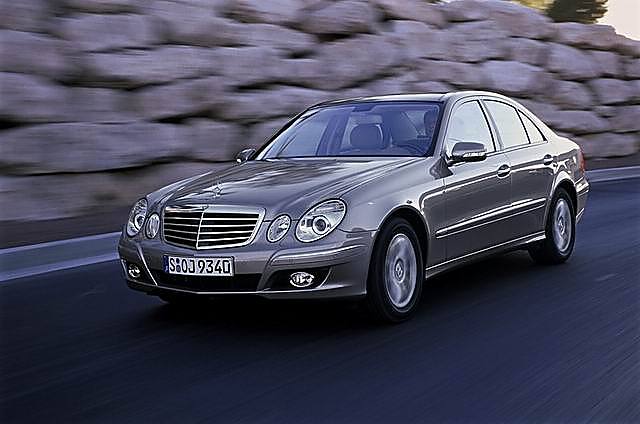 梅赛德斯-奔驰新E级轿车